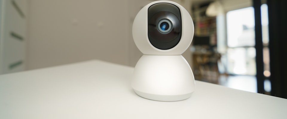 Caméra intérieure et extérieure comparées